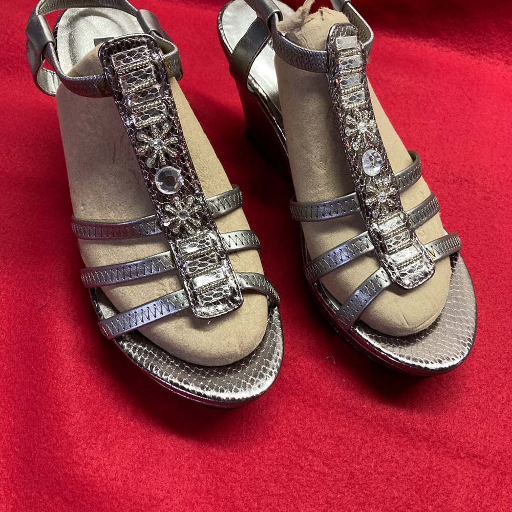 White Mountain Silver Sandals